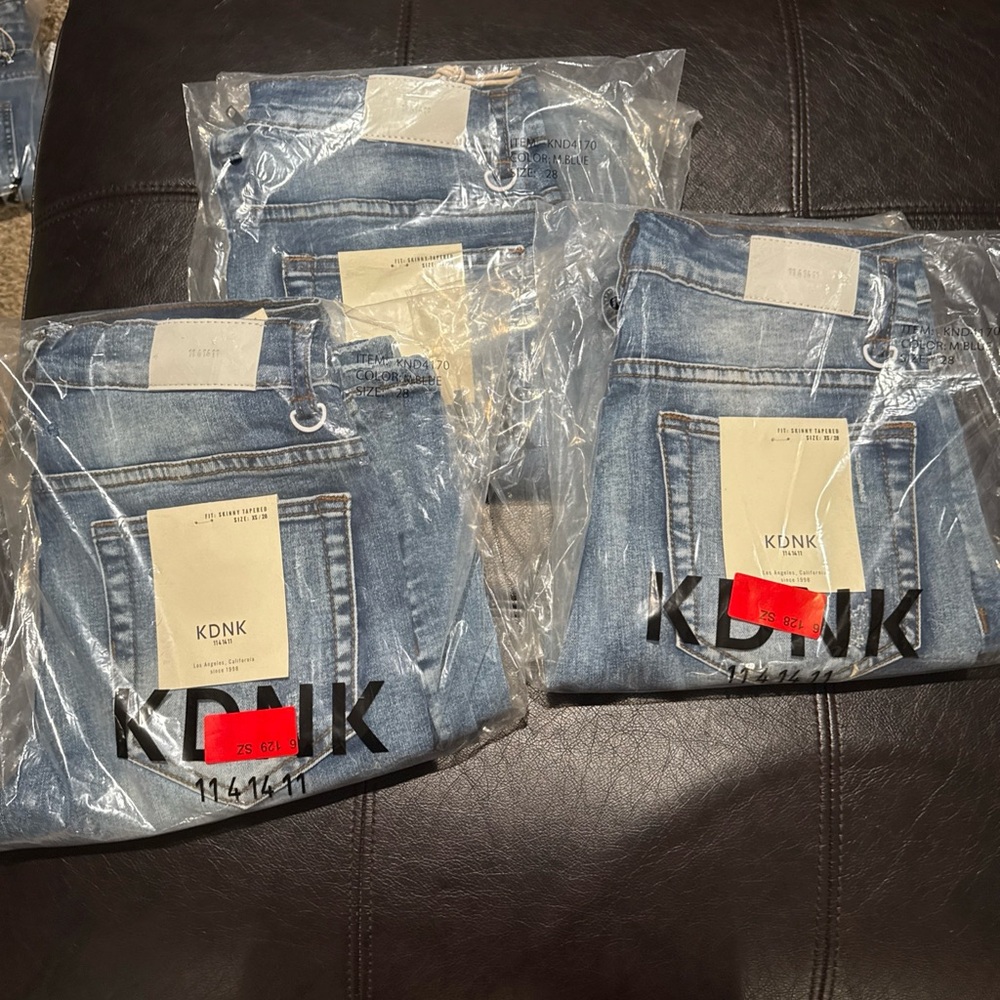 KDNK JEANS in Blue🔥❤️ size 40 & 42 🥇🙏Order your size at this crazy price!